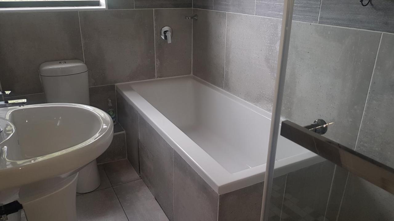 The Anne Guest House Maseru Esterno foto
